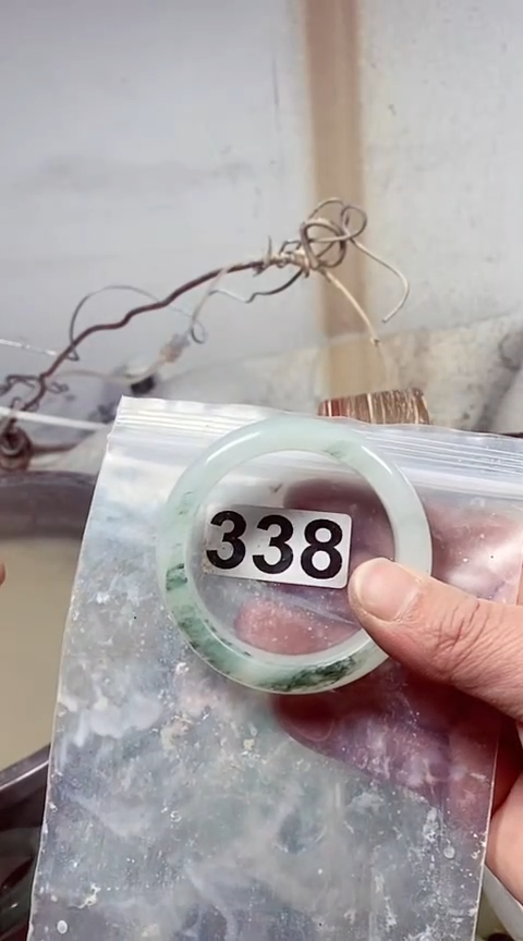 【闪购商品】石英质玉手镯未镶嵌54+338天然石纹矿点介意勿拍