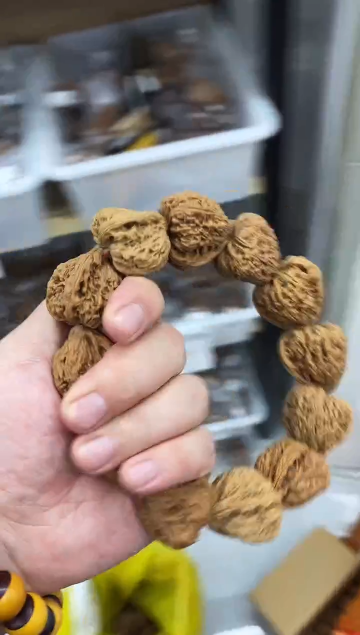 把件核桃三角变异南疆手持