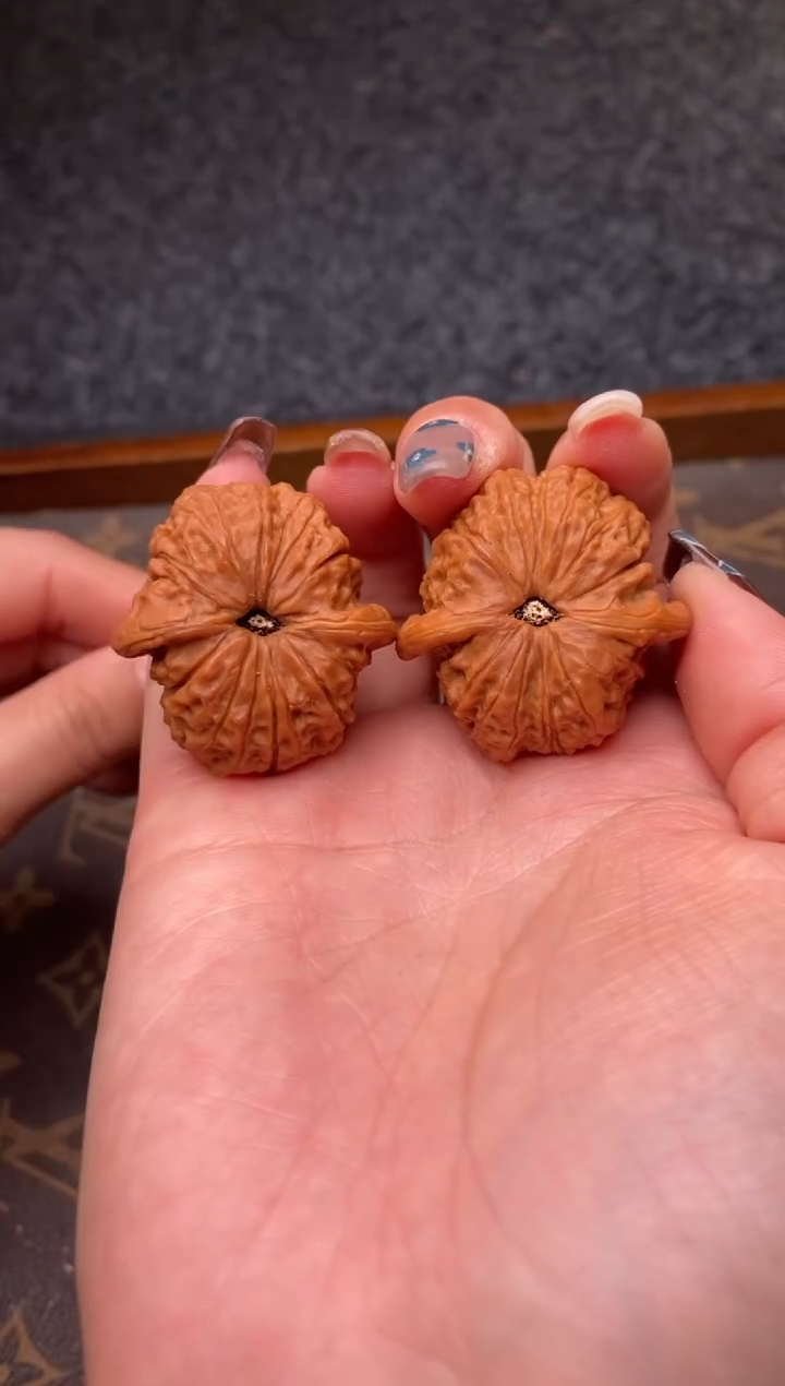 把件文玩核桃B204号35尺血麒麟