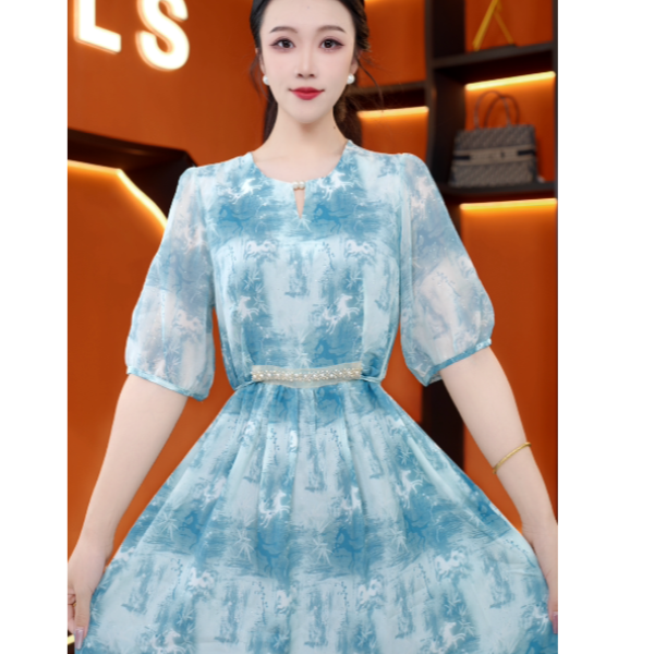 祥云踏瑞-2025新款高档显瘦减龄连衣裙