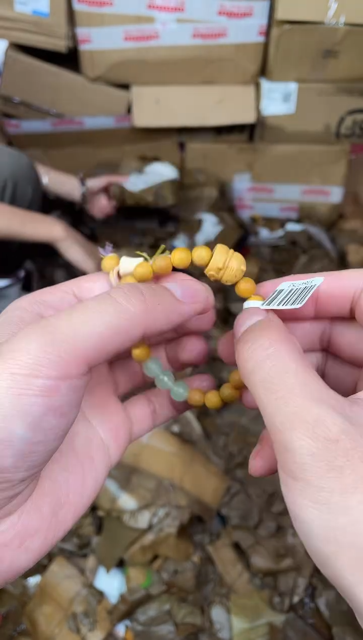 木质非金属捧月文创福利闪购商品无礼盒