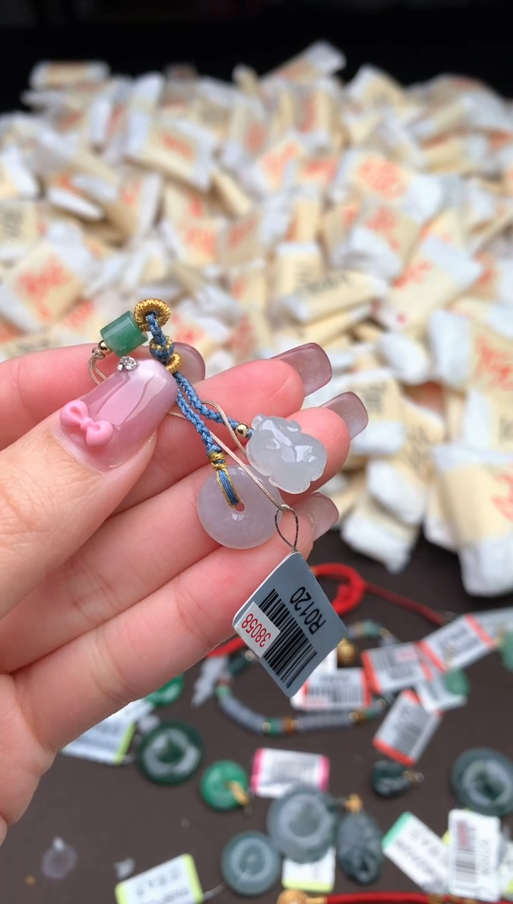 【闪购商品】翡翠挂件未镶嵌—