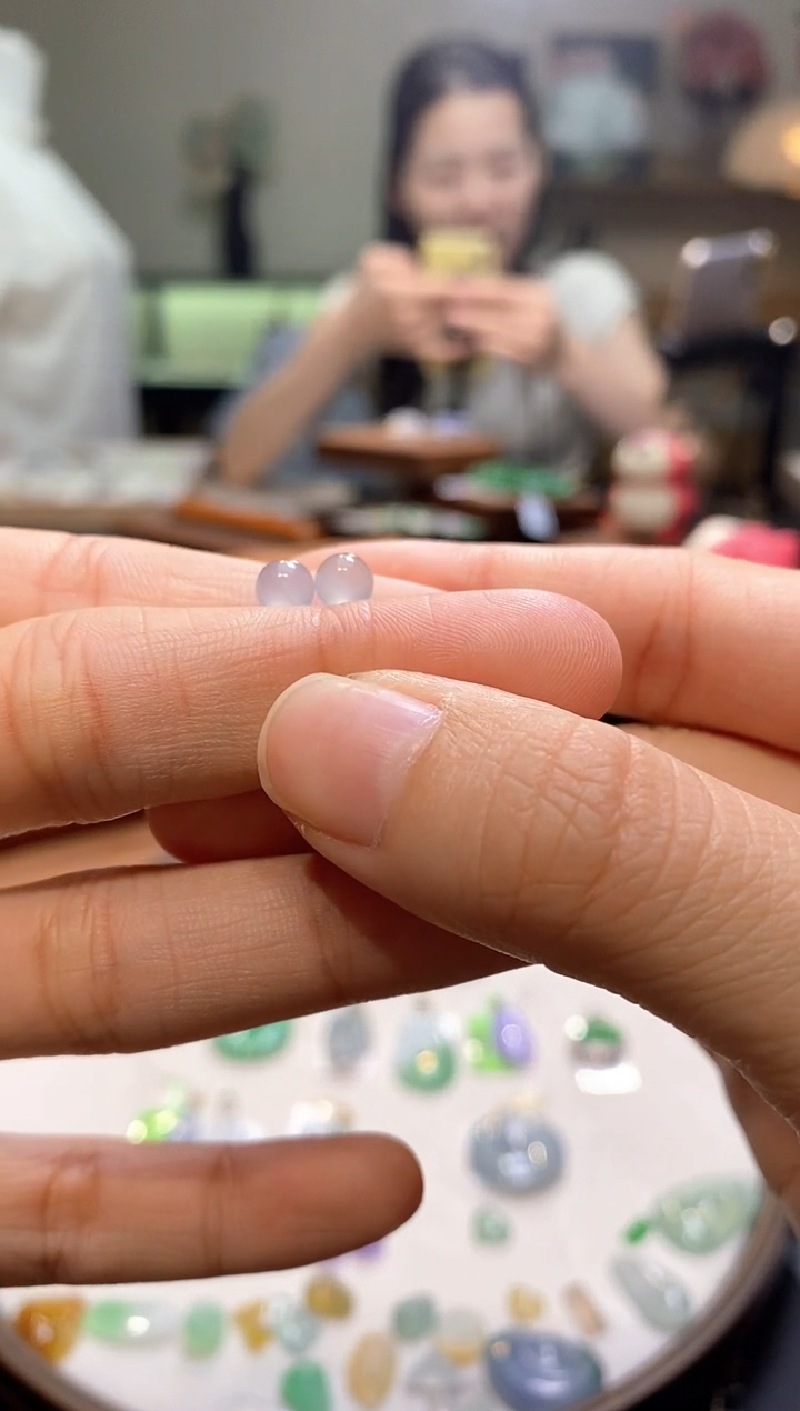 翡翠未镶嵌颈饰单珠1对