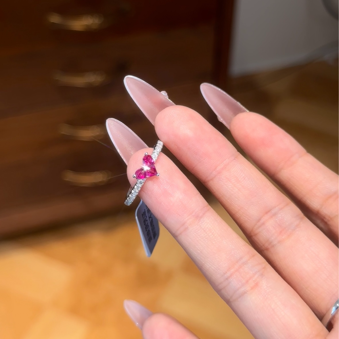 925银莫桑石戒指 银桃心戒指 小众百搭红色个性时尚银戒Y