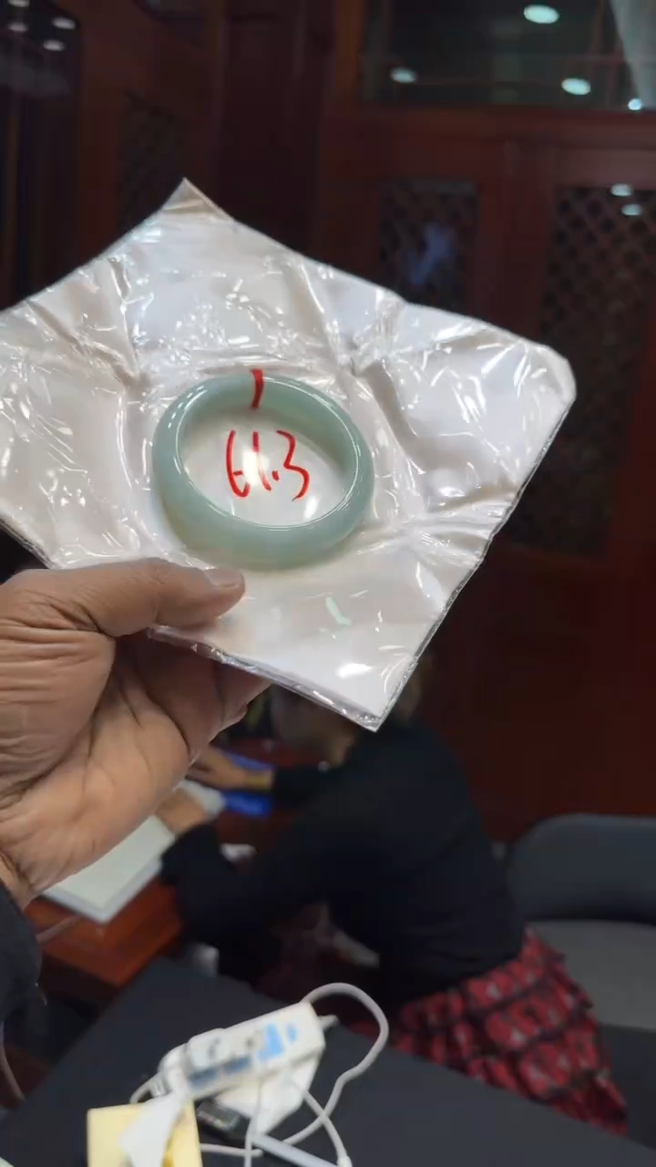 【闪购商品】翡翠手镯未镶嵌手镯