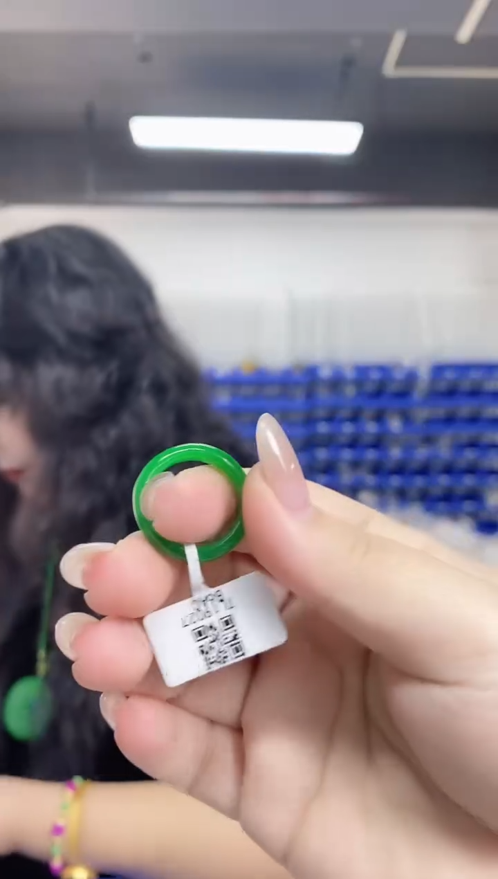 【闪购商品】翡翠未镶嵌戒圈多样性发其一颜色微差