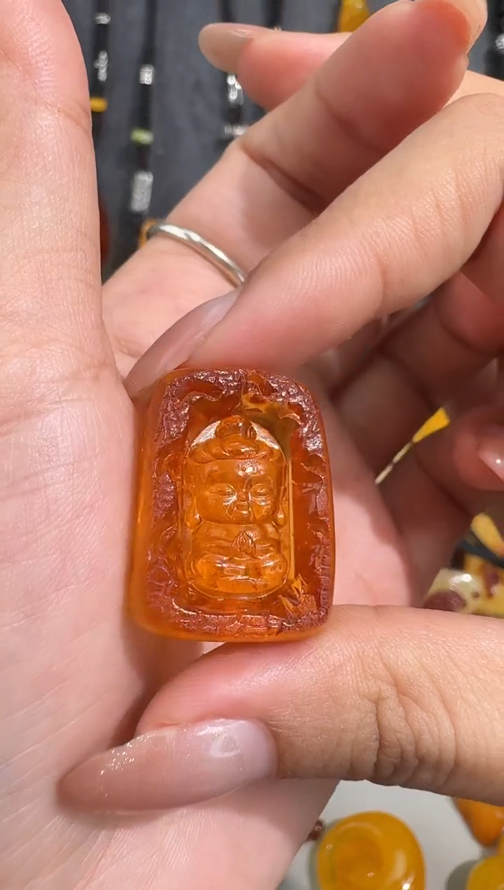 未镶嵌琥珀裸石L**a琥珀