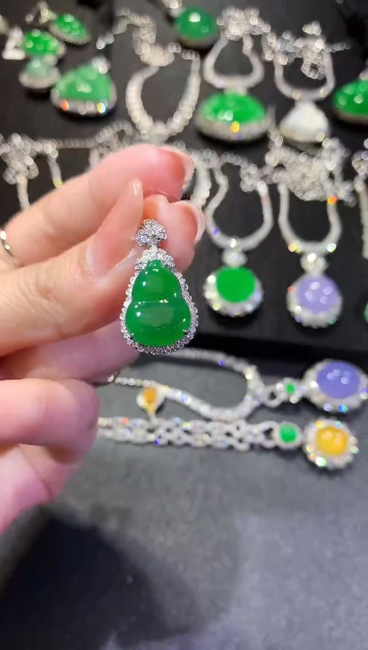 【闪购商品】翡翠吊坠(不含链)18K金镶嵌37-葫芦