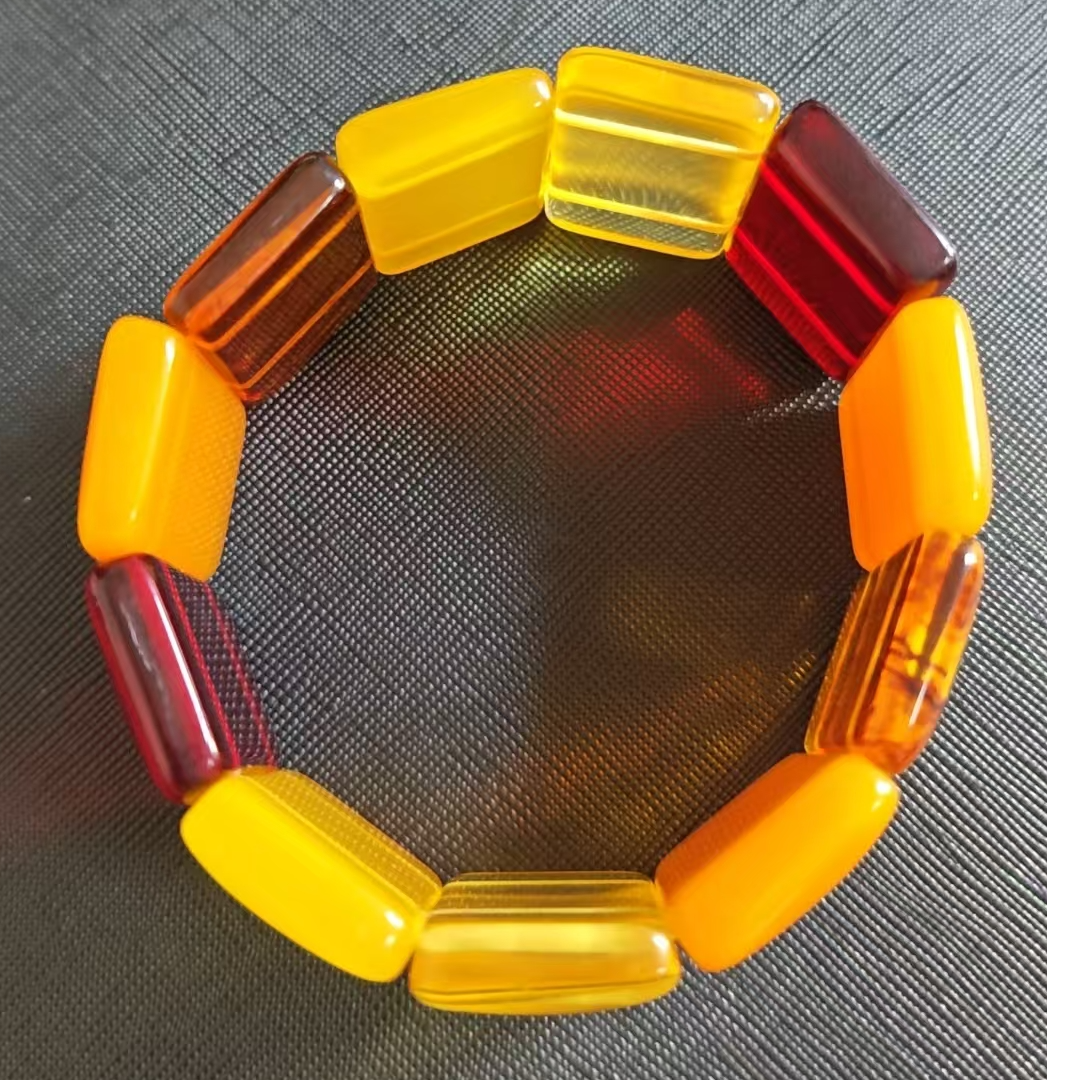 a时尚百搭蜜蜡手牌