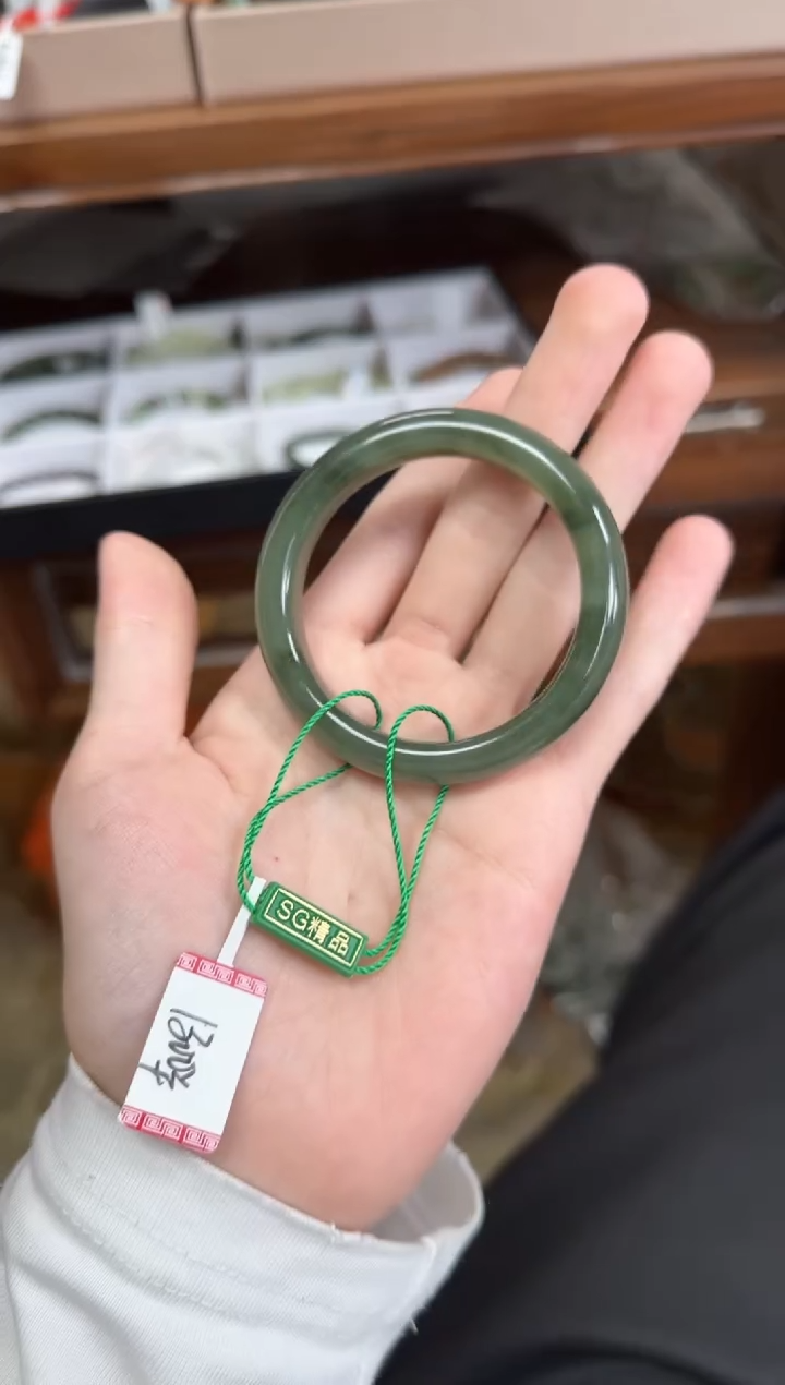 未镶嵌手镯和田玉54