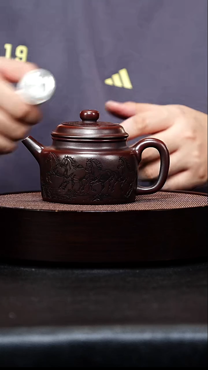 茶壶紫砂八骏德钟