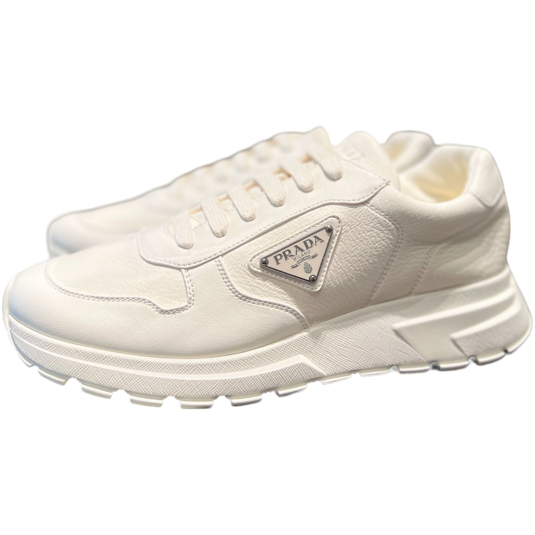 未使用 Prada/普拉达 徽标鹿皮白色运动鞋男士时尚百搭休闲春季
