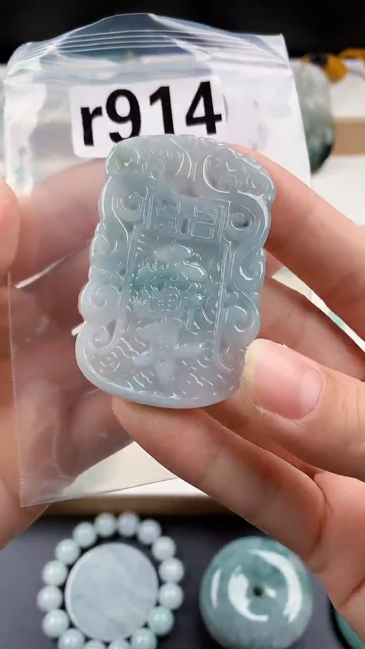 颈饰未镶嵌翡翠天然翡翠吊坠挂件