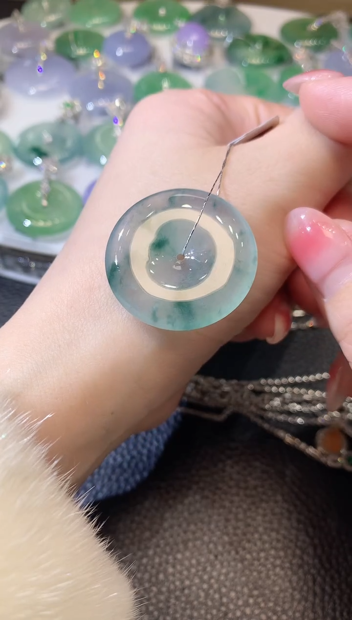 【闪购商品】翡翠吊坠(不含链)未镶嵌A42