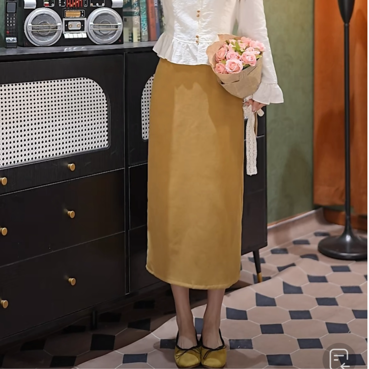 张嘉圆 25年春秋休闲复古港风显瘦半身裙时尚高腰气质半身裙#7126