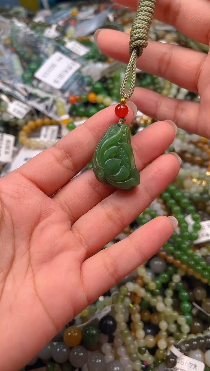 颈饰未镶嵌和田玉1