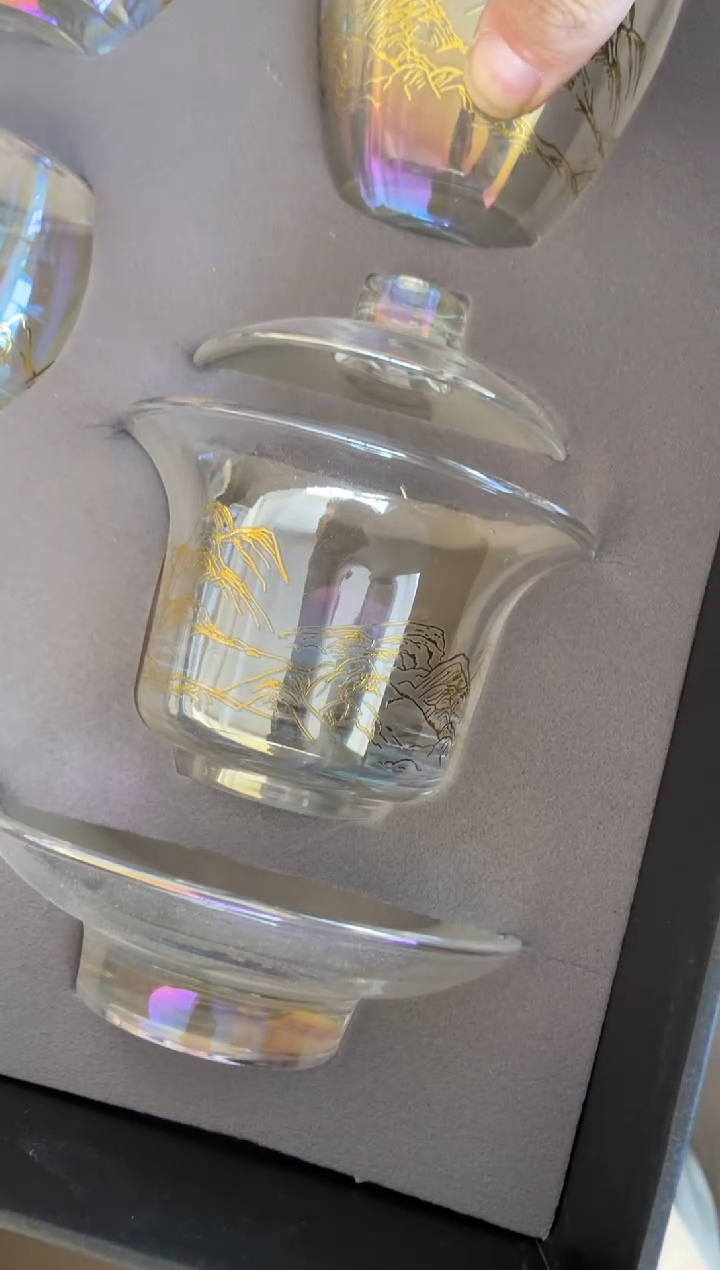 无运费险有瑕疵的摄影的产品有使用过的痕迹有点脏介意勿拍杯