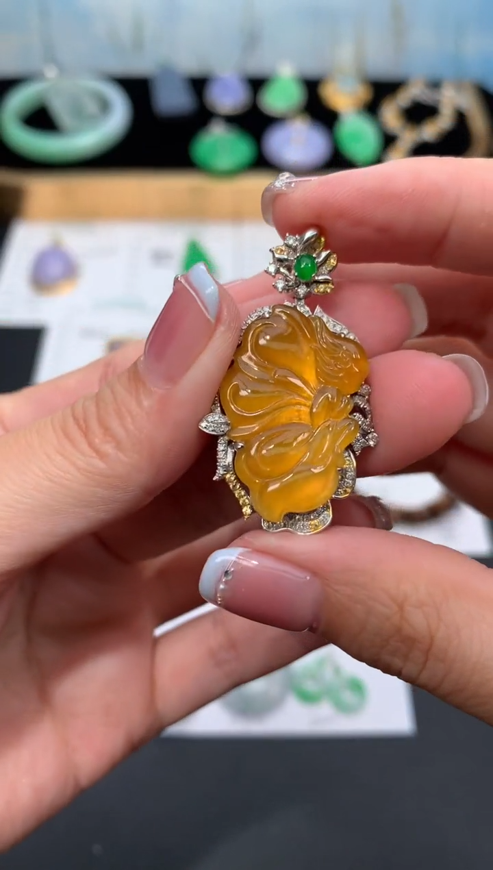 18K金镶嵌定制翡翠48小时鉴赏期 退货不扣服务费