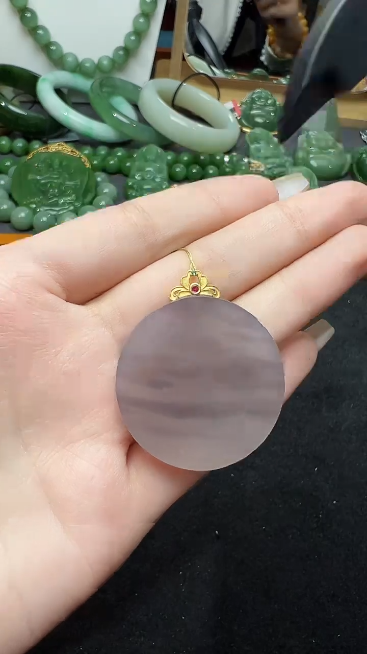 【闪购商品】和田玉吊坠(赠链)18K金镶嵌37