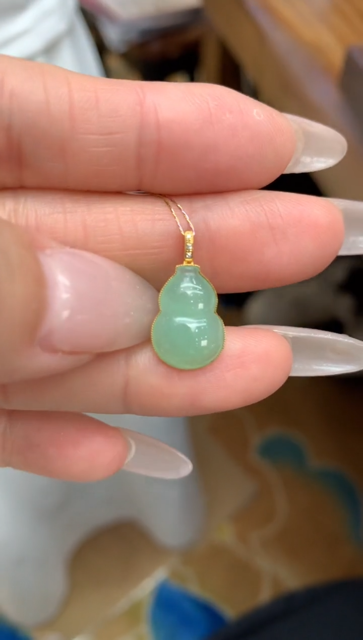 【闪购商品】翡翠颈饰18K金镶嵌葫芦