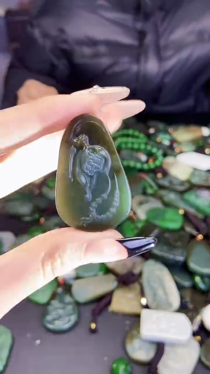 颈饰未镶嵌和田玉1