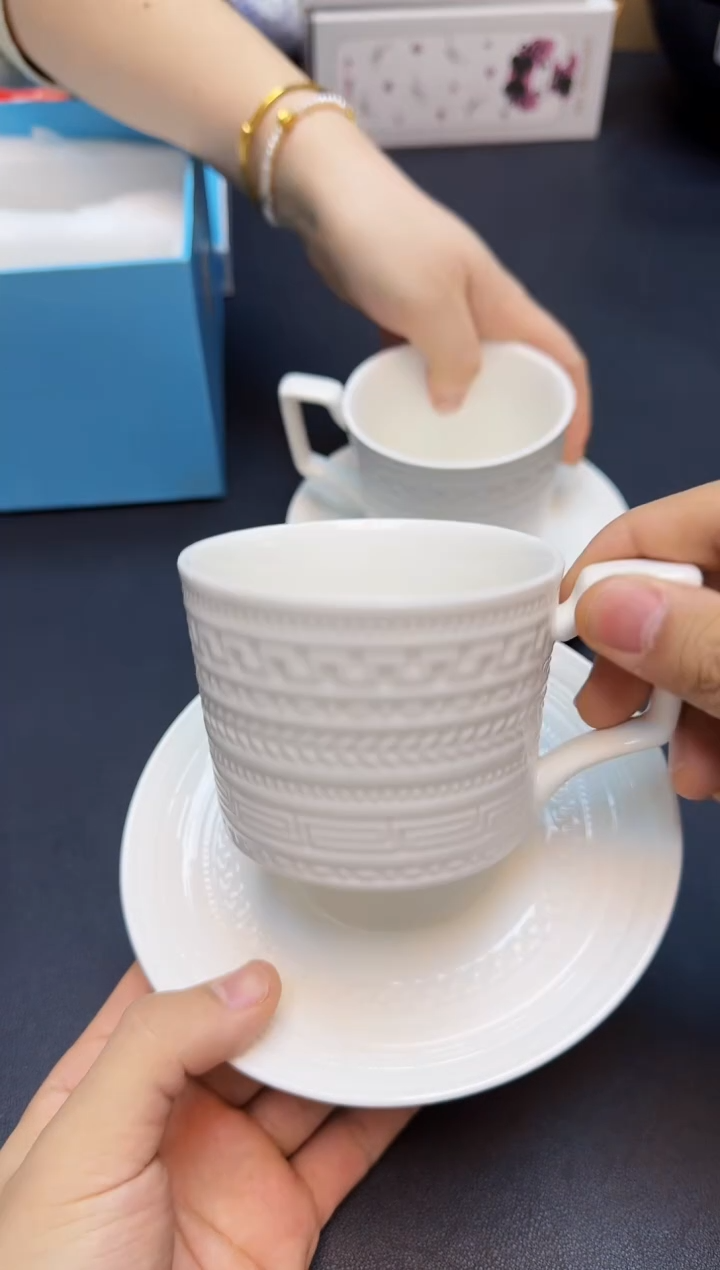 【闪购商品】瓷片全新正品一件不留@@Y353
