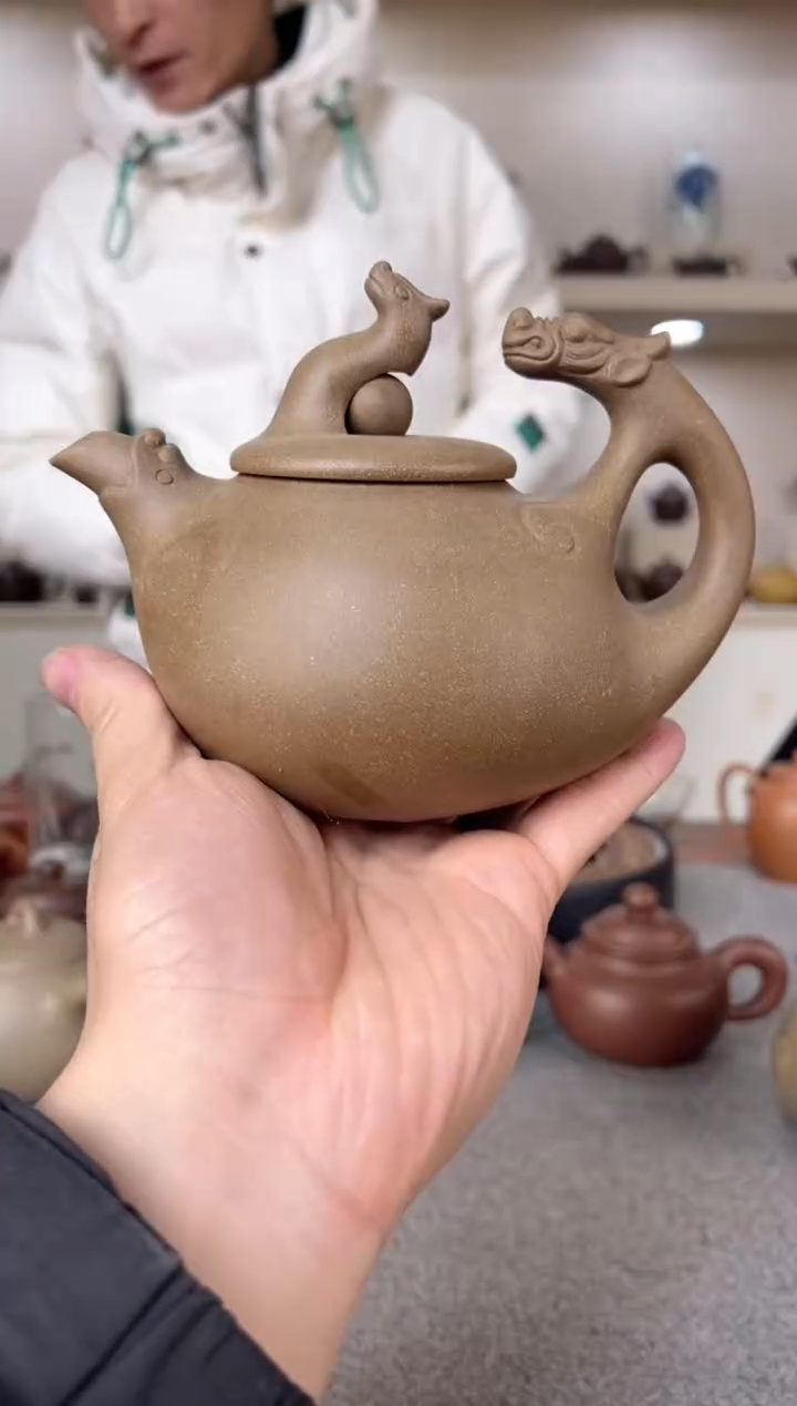 【闪购商品】紫砂茶壶双龙戏珠 段泥 半手工