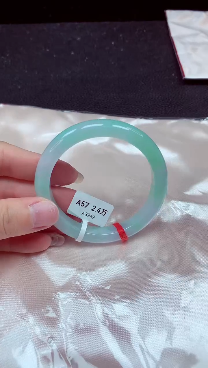 【闪购商品】翡翠手镯未镶嵌镯子57+