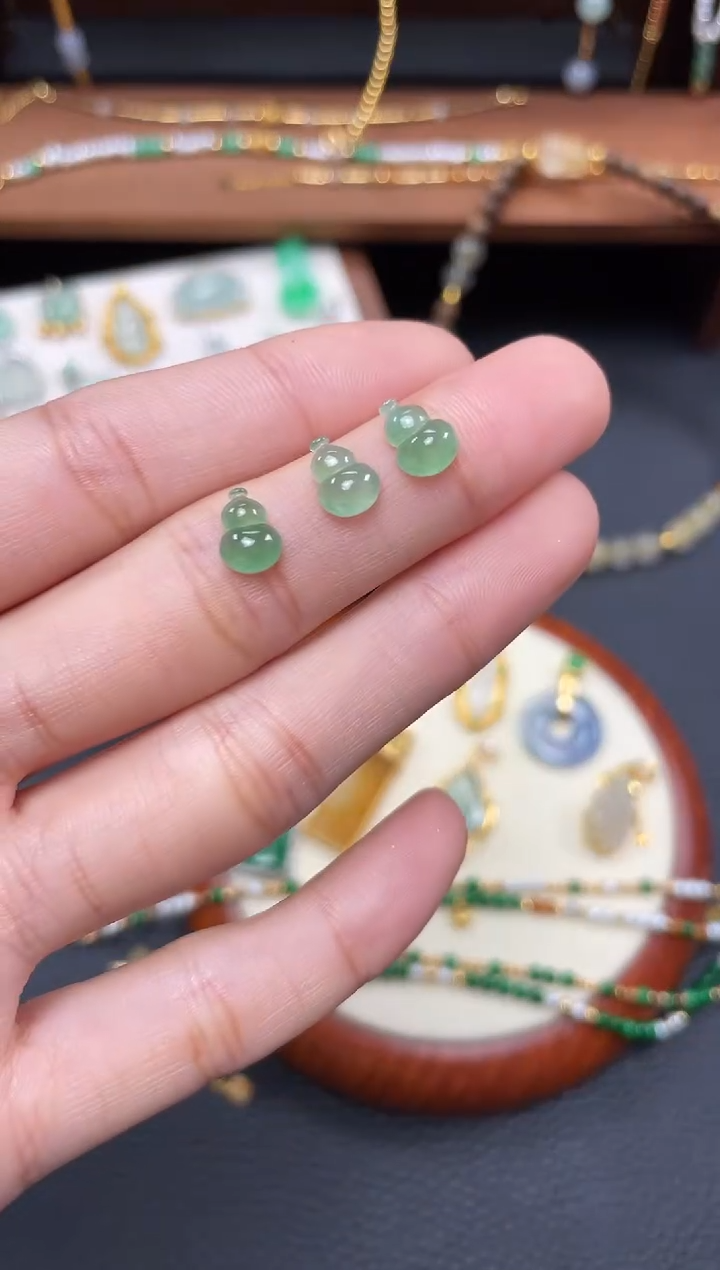 【闪购商品】翡翠吊坠(不含链)18K金镶嵌多样性发货一个  JK680