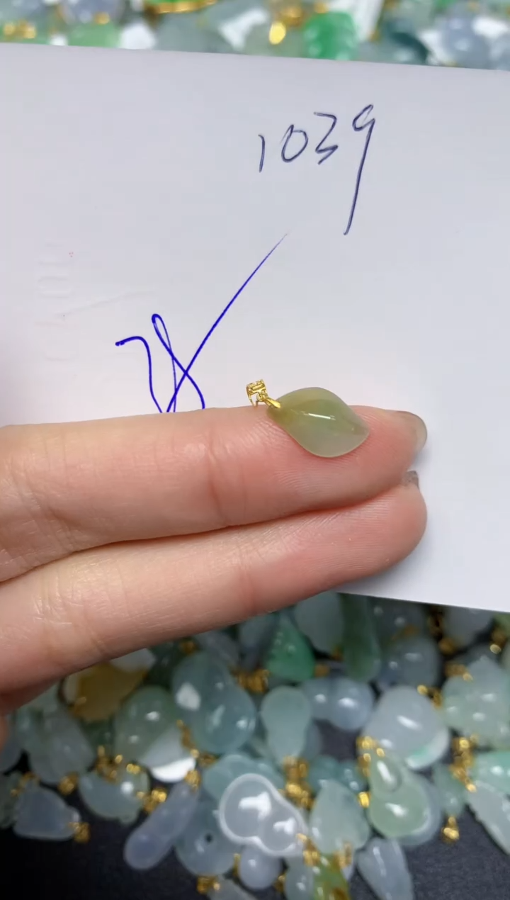 【闪购商品】翡翠颈饰未镶嵌 天然翡翠A货