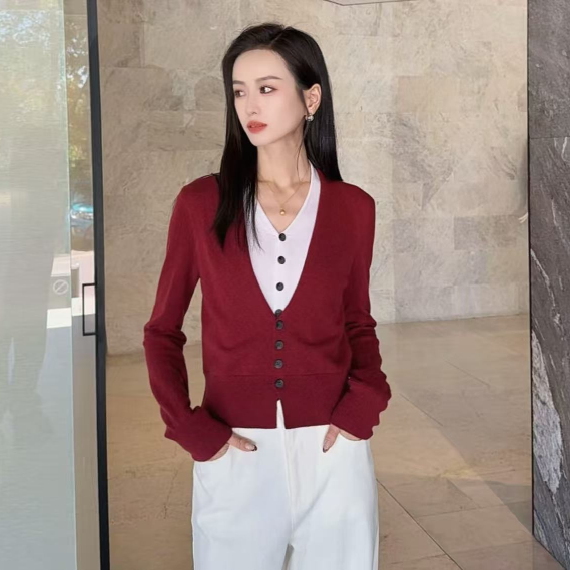 AMASS/阿玛施秋冬新款时尚休闲百搭假两件V领针织衫上衣女 548006