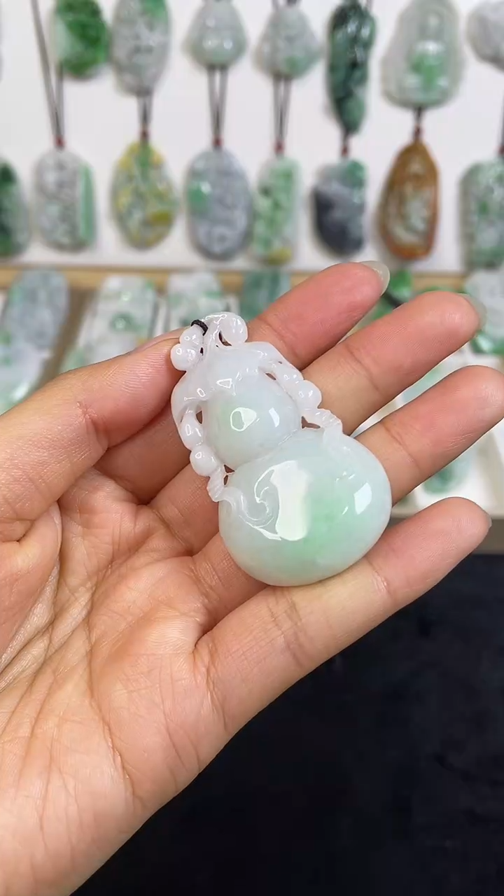 颈饰未镶嵌翡翠1