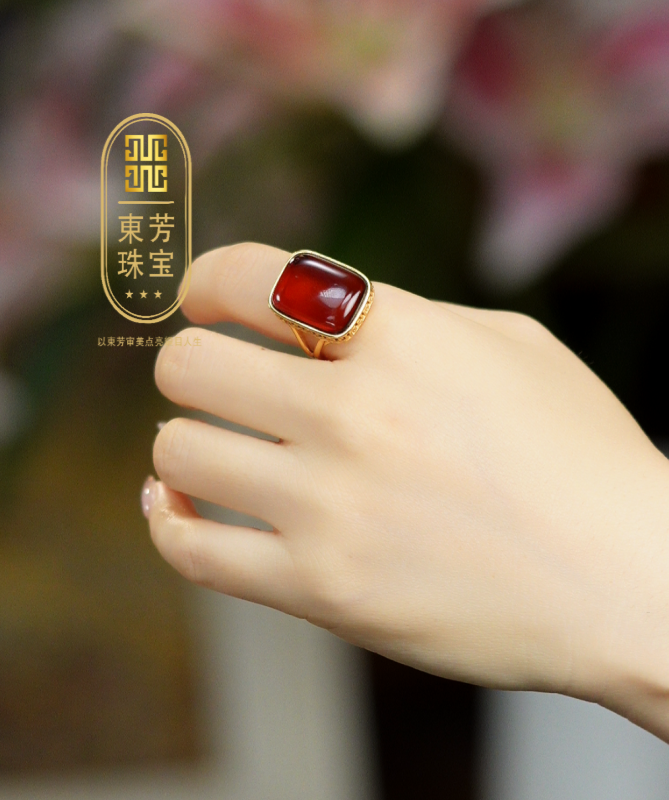 東芳珠宝-缅甸天然琥珀血珀戒指925琥珀戒指平安无事牌开口戒经典