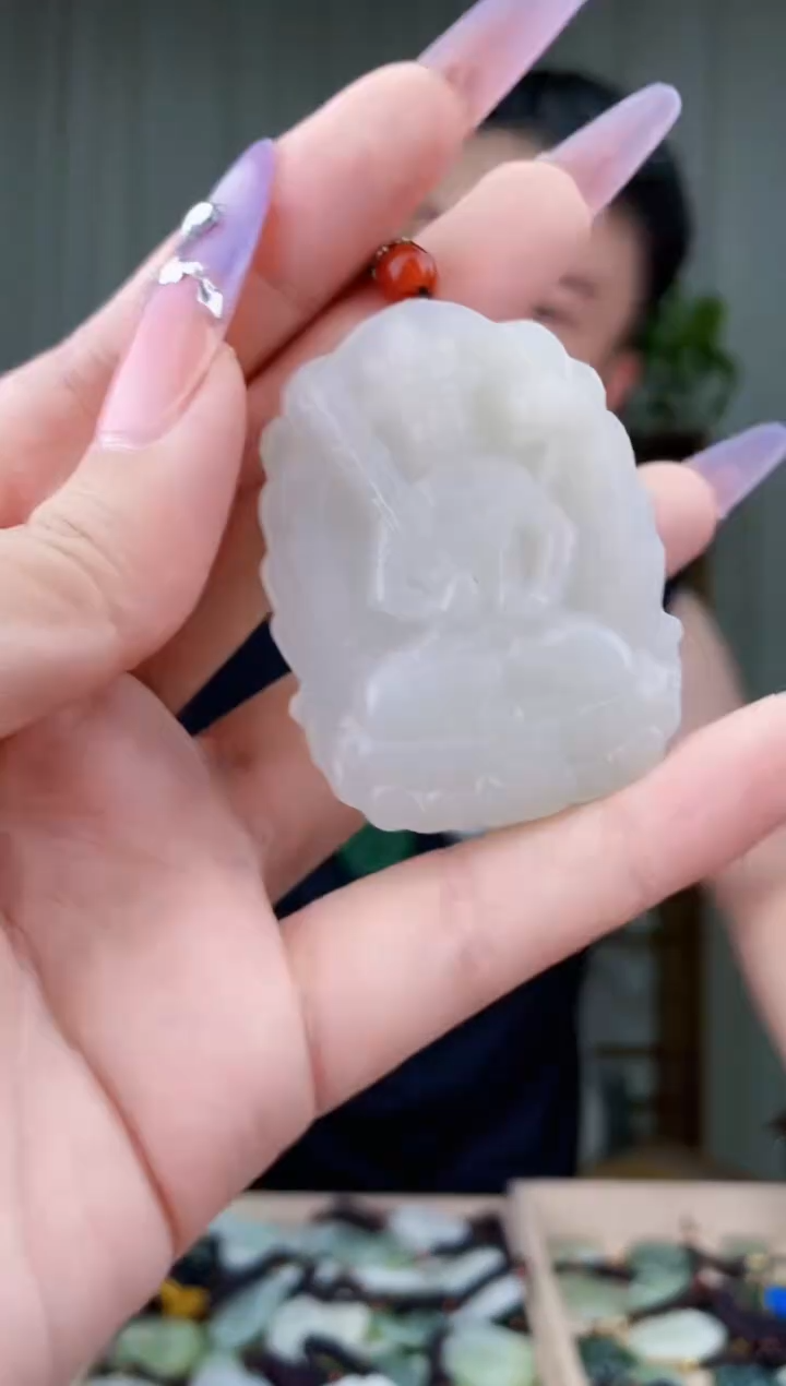 和田玉未镶嵌挂件拍一发一，多样性发货！