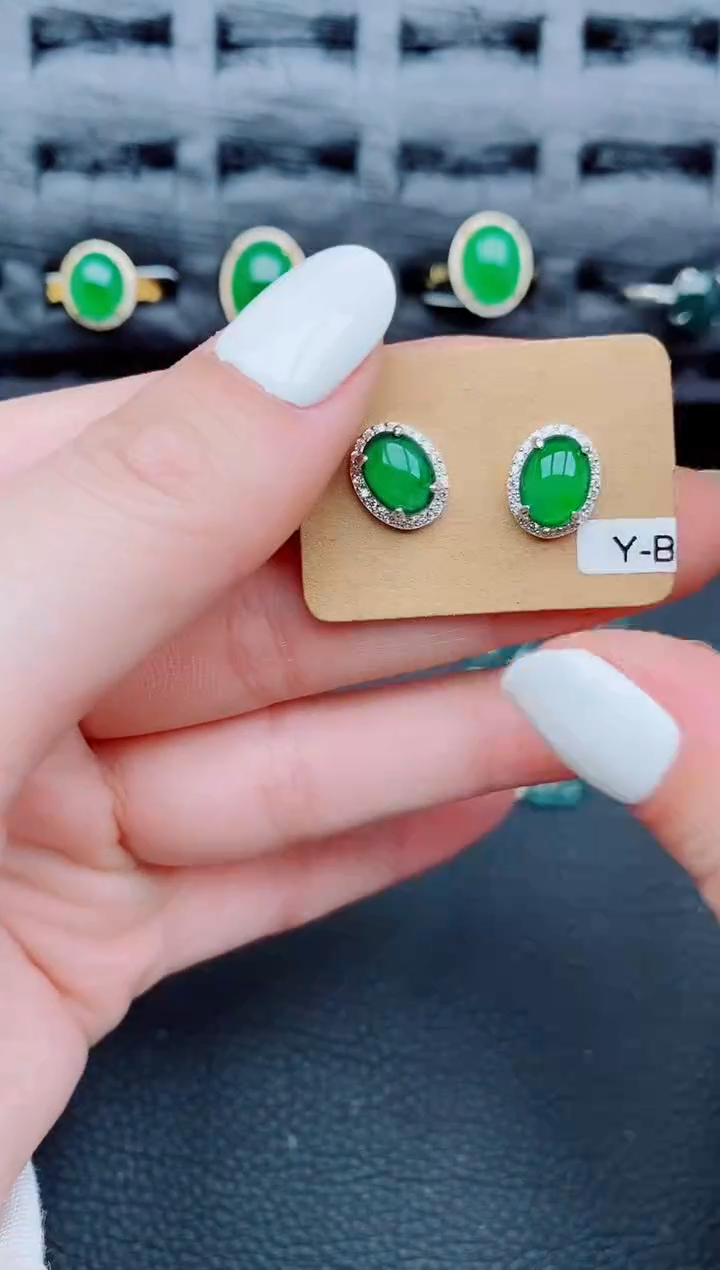 【闪购商品】翡翠耳饰银S925镶嵌天然a货翡翠789