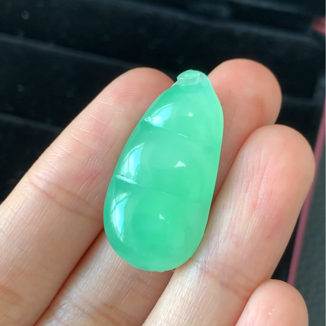 高品质翡翠豆子吊坠缅甸翡翠甜阳绿