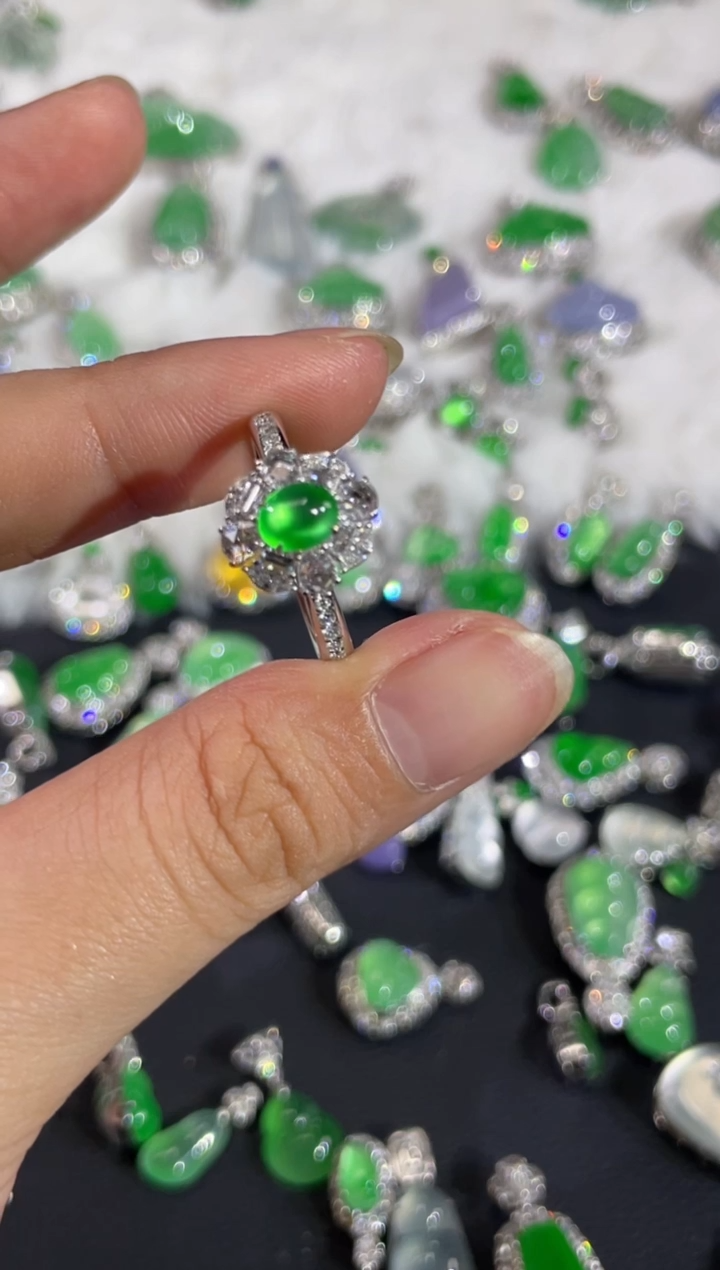 18K金镶嵌戒指翡翠晓*洛A505|69800