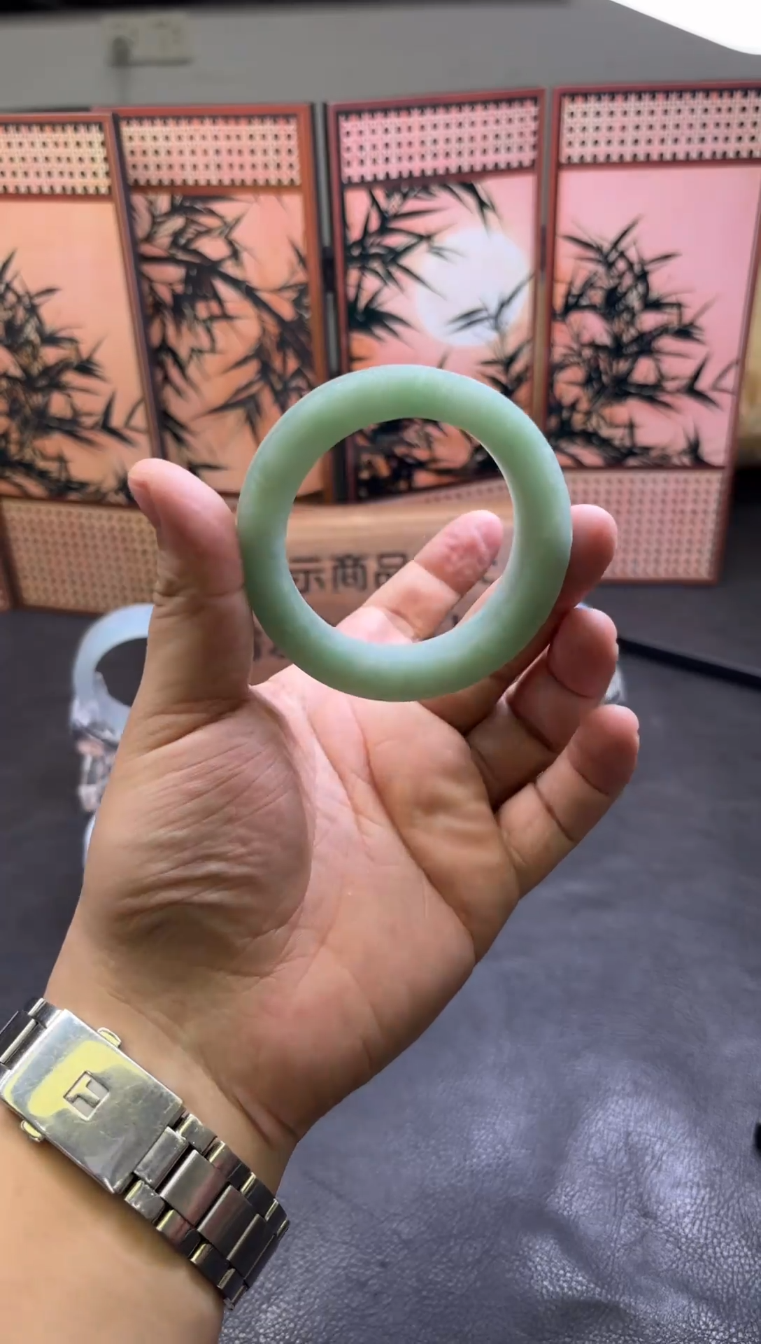 未镶嵌手镯定制翡翠小*恩手镯定制