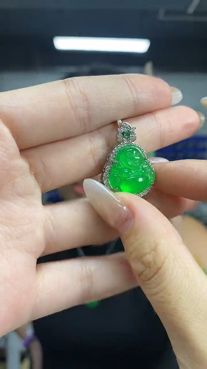 颈饰未镶嵌翡翠多样性发其一颜色微差