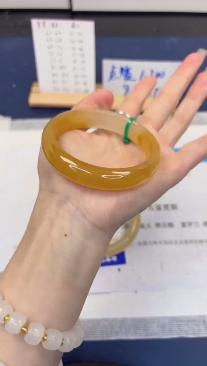 【闪购商品】石英质玉手镯未镶嵌10-财气镯-圈口56