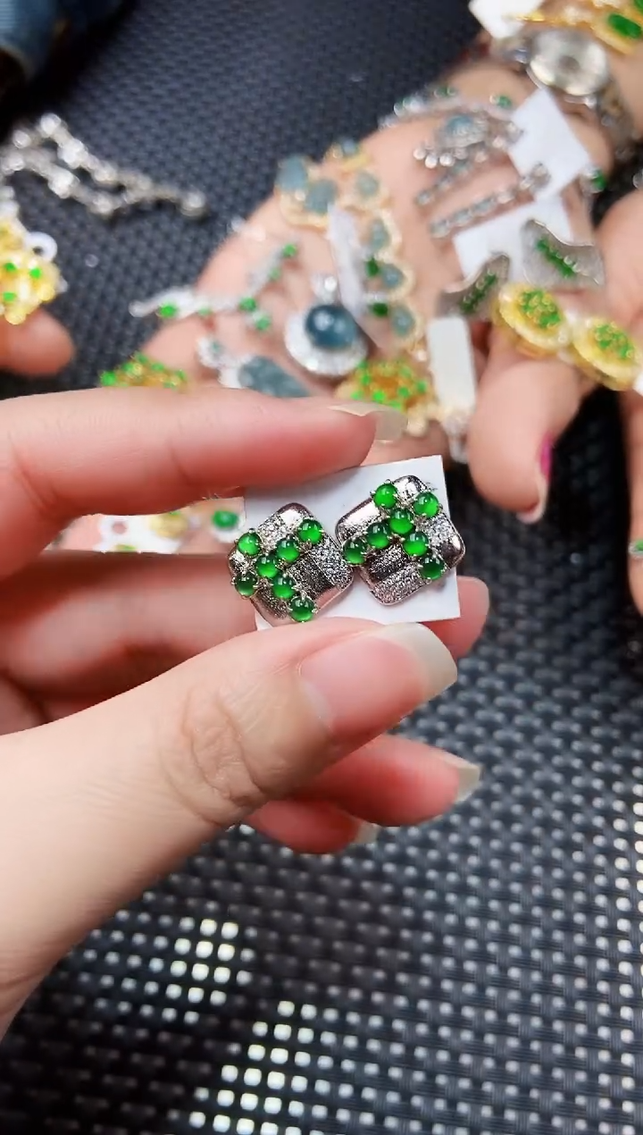 【闪购商品】翡翠耳饰未镶嵌111111111