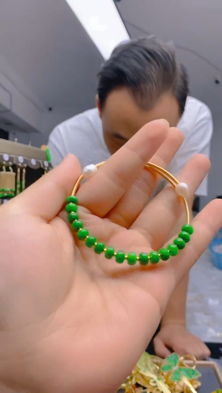 【闪购商品】翡翠耳饰合金046翡翠手镯