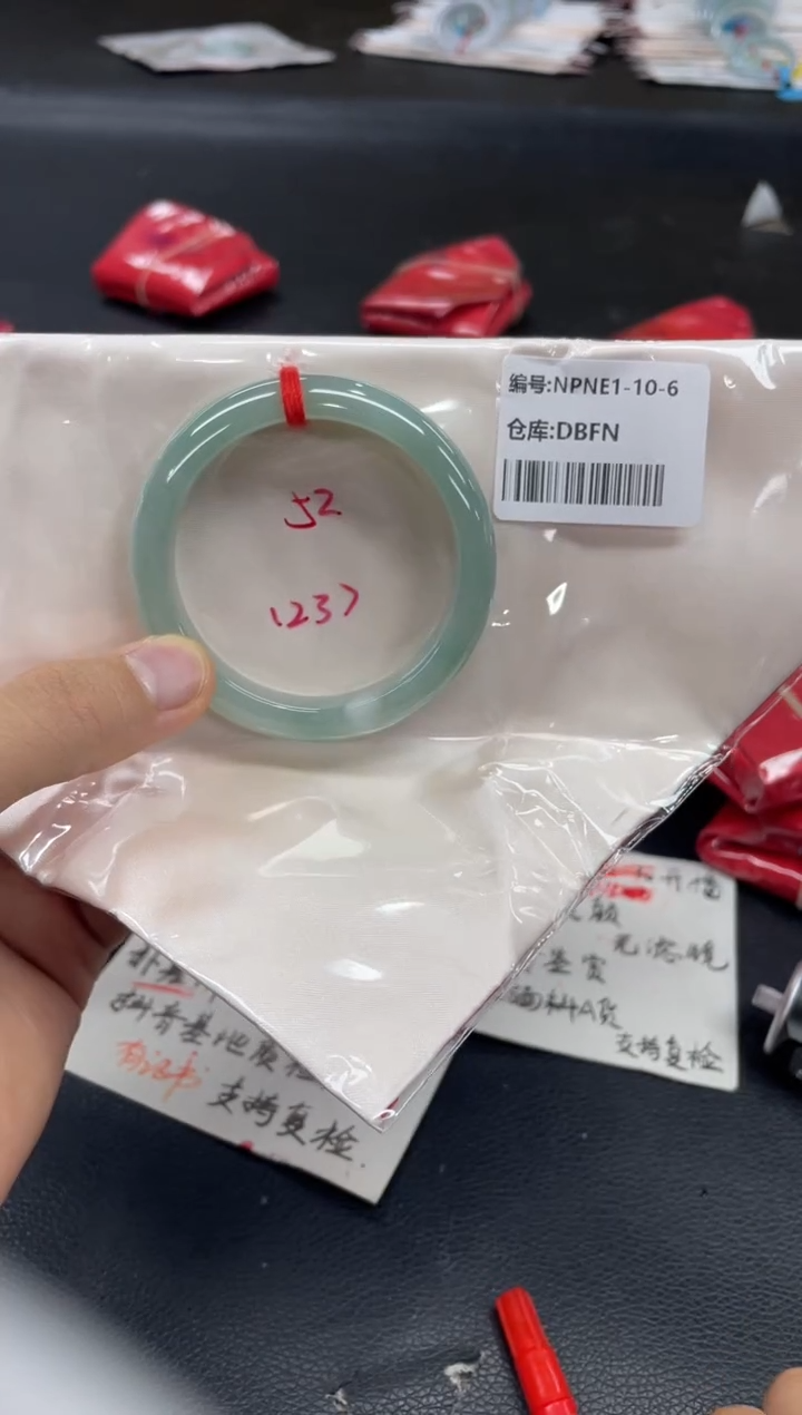 未镶嵌手镯翡翠翡翠手镯