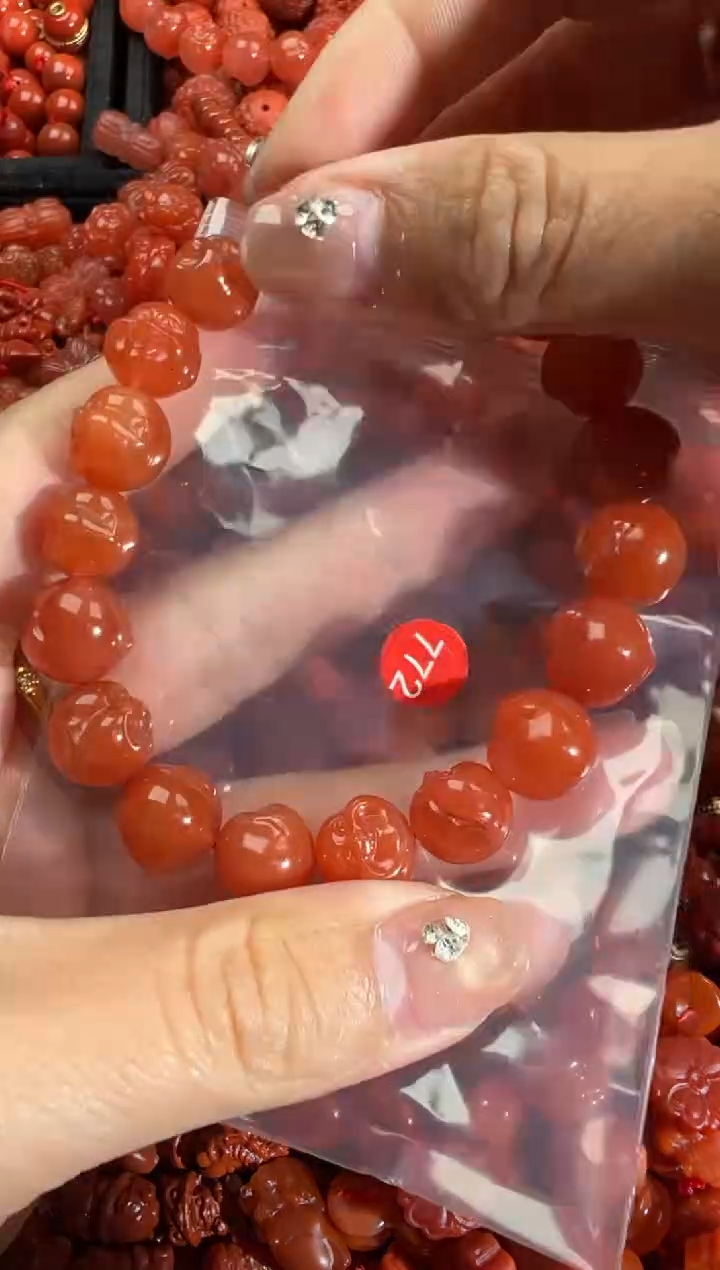 南红玛瑙合金颈饰1