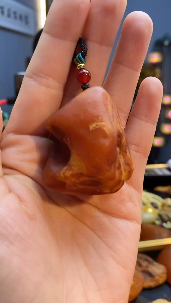 琥珀颈饰未镶嵌吊坠