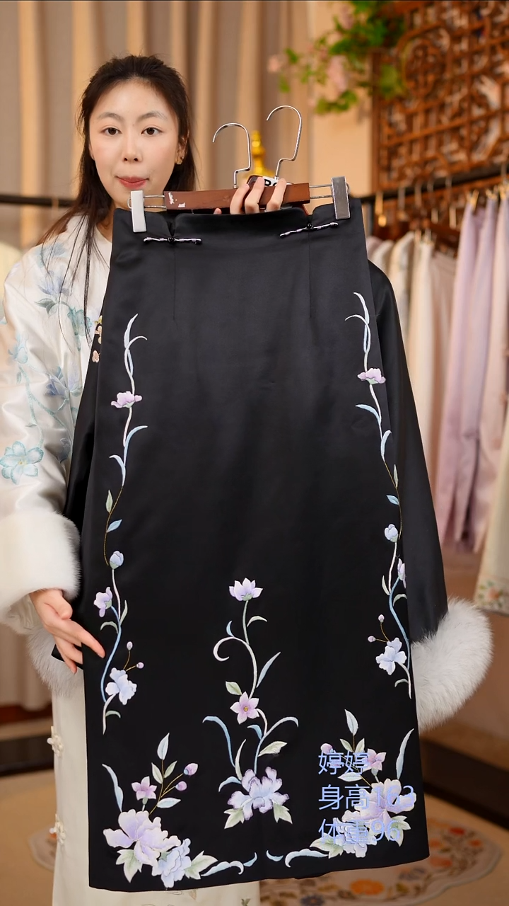 织绣非遗服饰一物一件