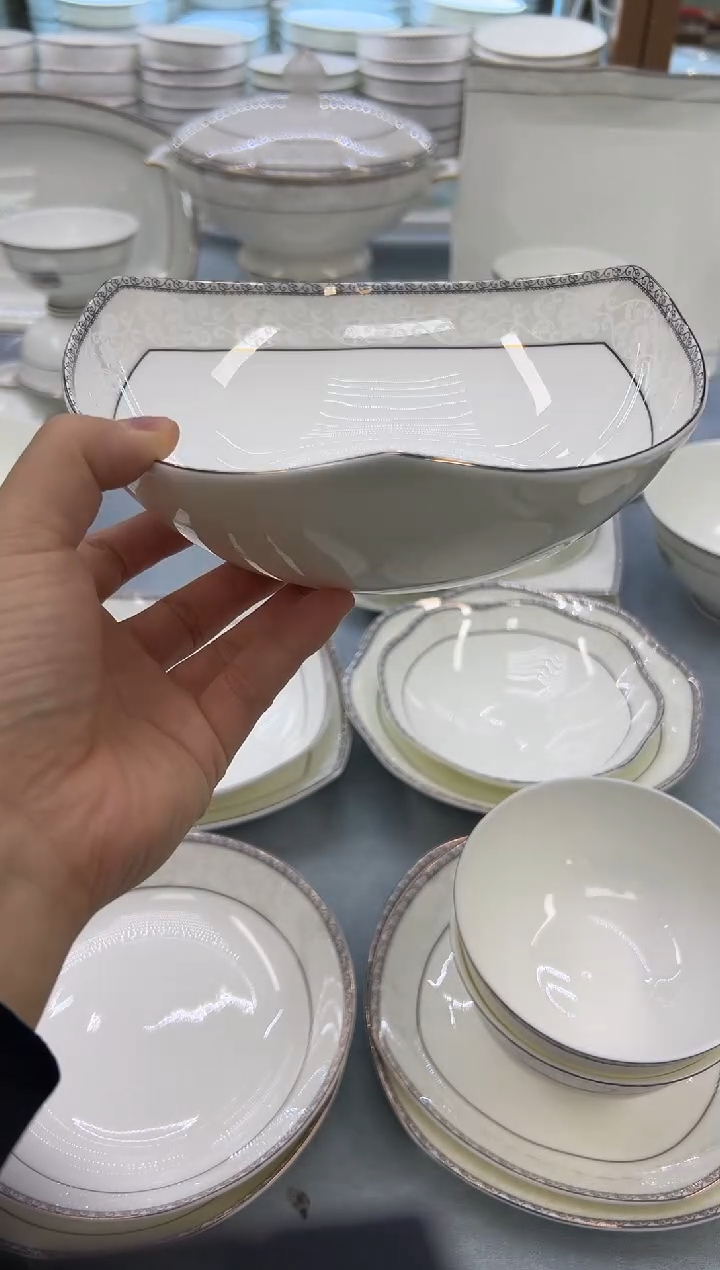 骨瓷玲珑8三角2个  
