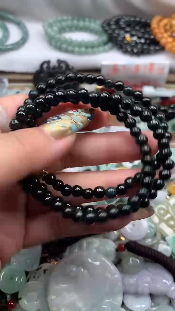 颈饰未镶嵌翡翠1