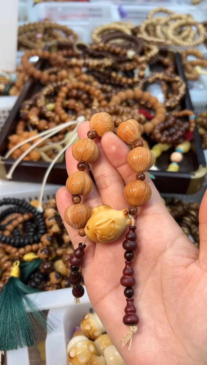 手串猴头核桃卡16mm左右 拉丝屁桃设计款 手捻