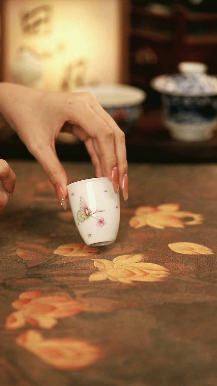 陶瓷蝴蝶闻香杯/2